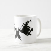 Tasse de café d'arme à feu de tatouage (Devant droit)