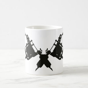 Tasse de café d'arme à feu de tatouage