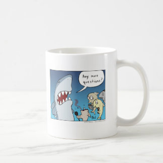 Tasse de café de bande dessinée de requin