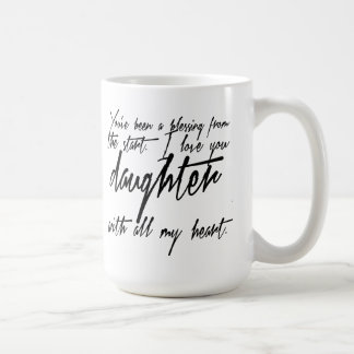 Tasse de café de bénédiction de fille