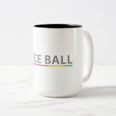 Tasse de café de boule de Bocce (avec l'accent (Devant droit)