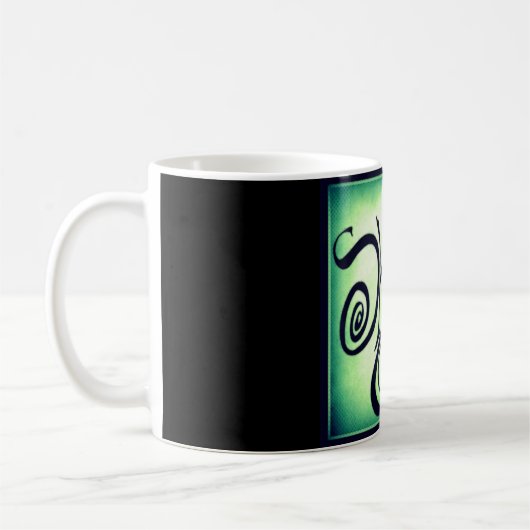 TASSE DE CAFÉ DE GRAFFITI D'OM SHANTI (Gauche)