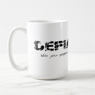 Tasse de café de logo de studios de défi