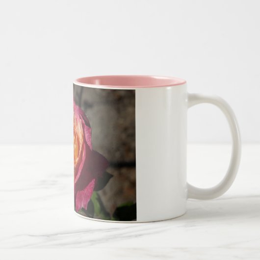 Tasse de café de rose pourpre et jaune (Droit)