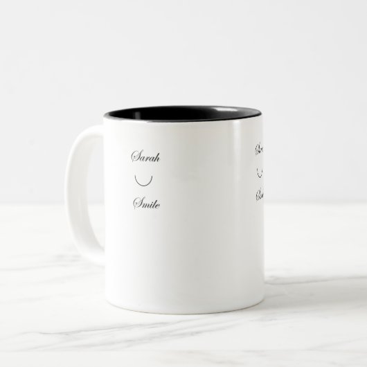 Tasse de café de sourire de Sarah (Devant gauche)