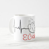 Tasse de café d'écho avec l'ECG et le coeur (Devant gauche)
