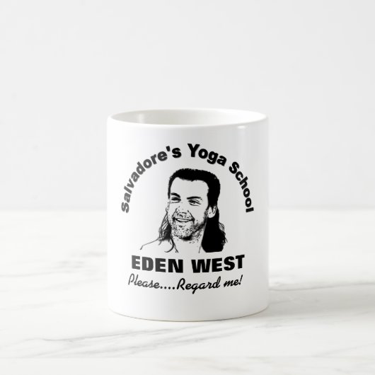 Tasse de café d'école du yoga de Salvadore de (Centre)