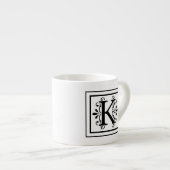 Tasse de café express de monogramme de la lettre K (Devant droit)
