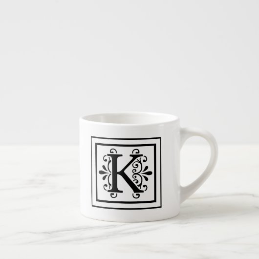 Tasse de café express de monogramme de la lettre K (Droite)