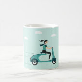 Tasse de café Femme sur un scooter (Centre)