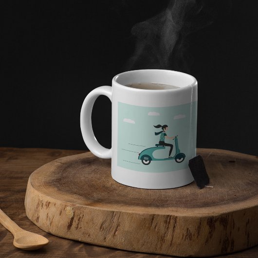 Tasse de café Femme sur un scooter
