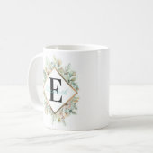 Tasse de café florale élégante de Monogramed (Devant gauche)