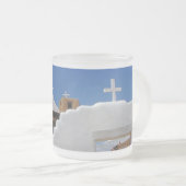 Tasse de café givrée par église de pueblo de Taos (Devant droit)