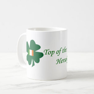 Tasse de café irlandaise du shamrock elle-même