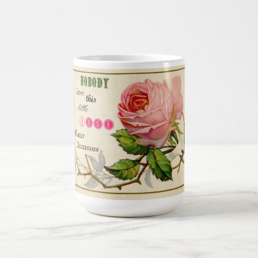 Tasse de café minable rose vintage de roses (Centre)