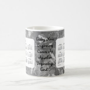 Tasse de café noir de 2018 débuts du calendrier