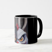 Tasse de café noire avec visage de monstre effraya (Devant droit)