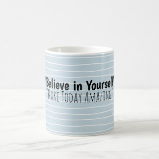Tasse de café personnalisée avec rayure bleue et n