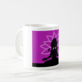 Tasse de café pourpre de silhouette de yoga (Devant gauche)