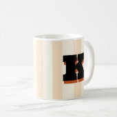 Tasse de café rayée personnalisée avec initiale en (Devant droit)