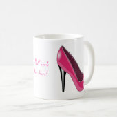 Tasse de café rose de chaussure de talon haut (Devant droit)