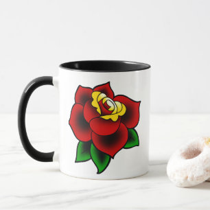 Tasse de café traditionnelle de tatouage de rose