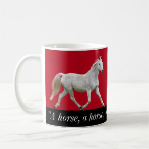 Tasse de cheval blanc avec dire