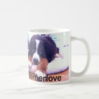 Tasse de chien de montagne de Bernese