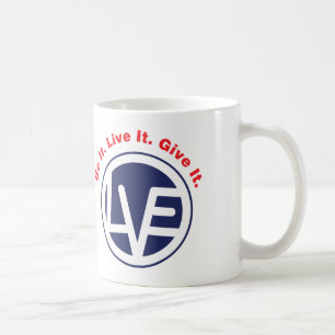 Tasse de classique d'emblème d'amour