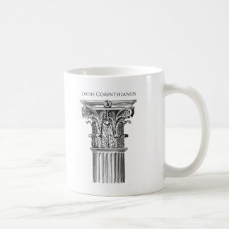 Tasse de colonne d'ordre corinthien