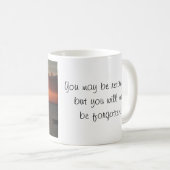 Tasse de coucher du soleil de retraite (Devant droit)