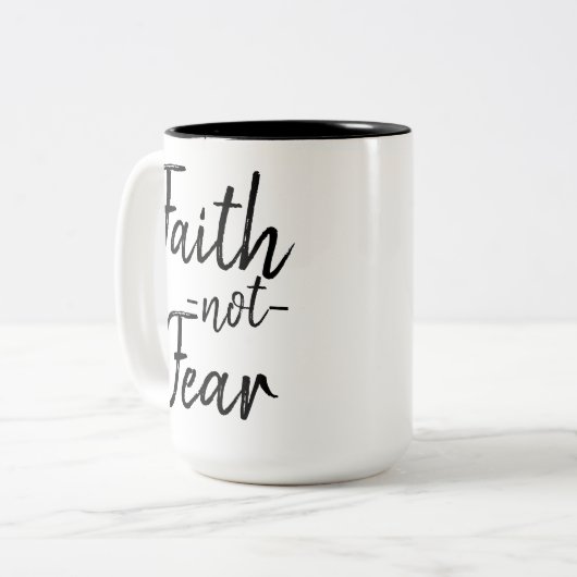 Tasse de crainte de foi pas (Devant gauche)