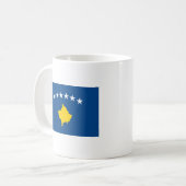 Tasse de drapeau de Kosovo (Devant gauche)