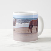 Tasse de faune, chevaux sauvages (Devant droit)