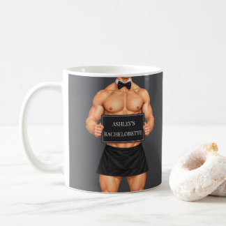 Tasse de fête de fiançailles de majordome musclé