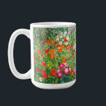 Tasse de jardin d'agrément de Gustav Klimt<br><div class="desc">Tasse de jardin d'agrément de Gustav Klimt. Peinture à l'huile sur la toile à partir de 1907. Accompli pendant sa phase d'or, le jardin d'agrément est l'une des peintures de paysage les plus célèbres de Klimt. L'éclat de couleurs d'été en avant dans ce travail avec un beau mélange des fleurs...</div>