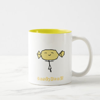 Tasse de jaune de bonheur de CandyHead