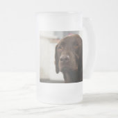 TASSE DE LABRADOR DE CHOCOLAT (Devant droit)