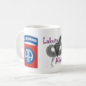 Tasse de Lakota Akicita (Devant gauche)