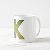 Tasse de l'alphabet K de chat (Devant droit)