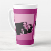 Tasse de Latte à l'eau de rose du jardin fractal (Angle gauche)