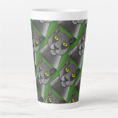 Tasse de latte avec chat gris (Devant)