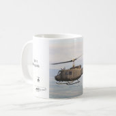 Tasse de l'Iroquois UH-1 (Devant gauche)