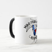 Tasse de logo de bande de Mike Hernandez (Devant gauche)