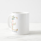Tasse de monogramme, monogramme floral E, cadeau (Devant gauche)