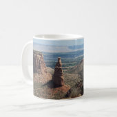 Tasse de monument de l'indépendance (Devant gauche)