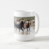 Tasse de mustang avec la bande de coucher du (Devant droit)