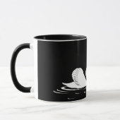 Tasse de noir de couples de cygne (Gauche)