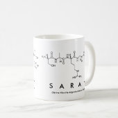 Tasse de nom de peptide de Sarah (Devant droit)
