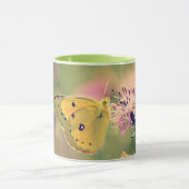 Tasse de papillon et de café de fleurs sauvages (Centre)